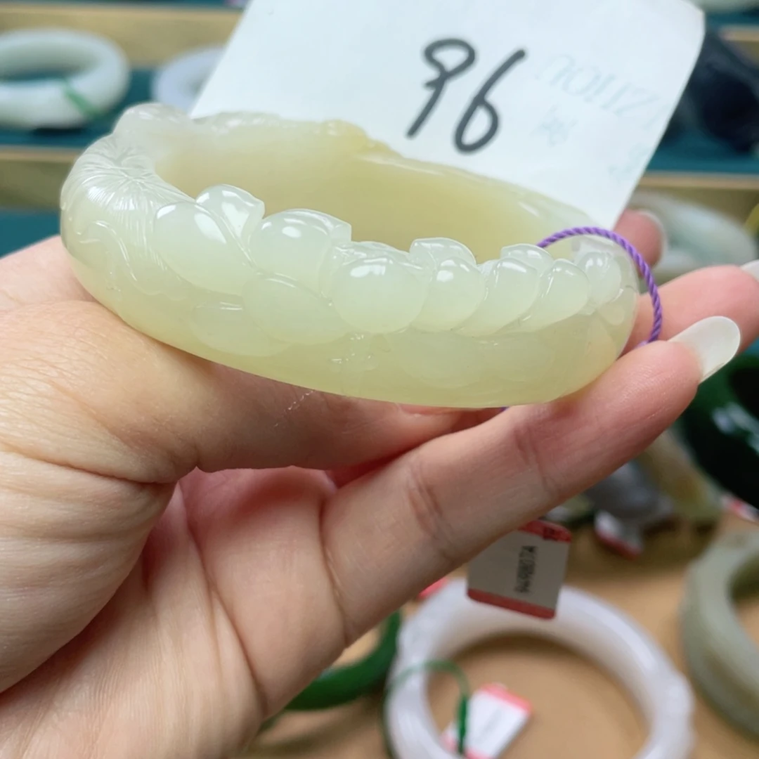 未镶嵌手镯和田玉圈口56