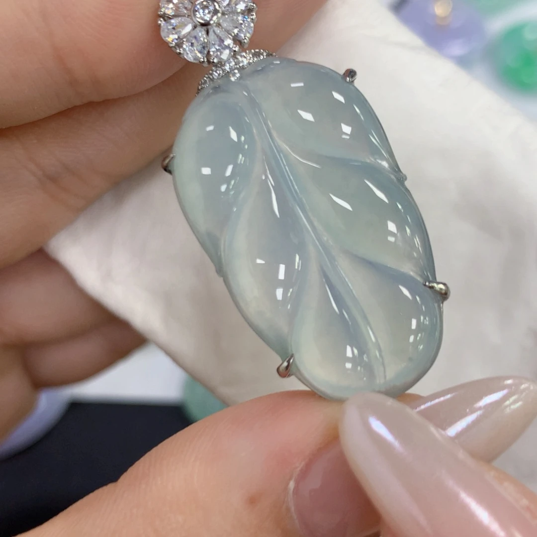 颈饰银S925镶嵌翡翠