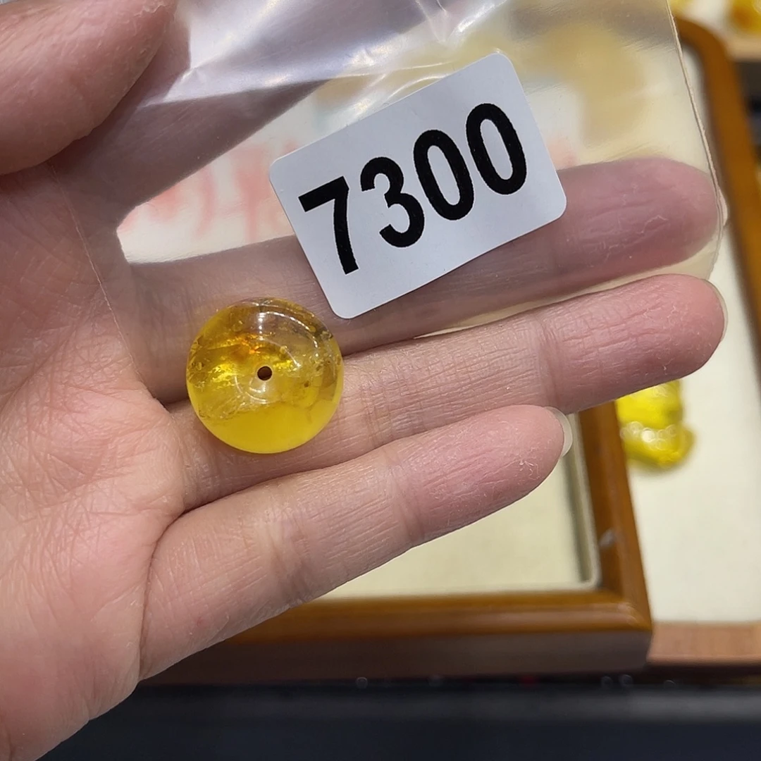 琥珀未镶嵌珠宝奇石