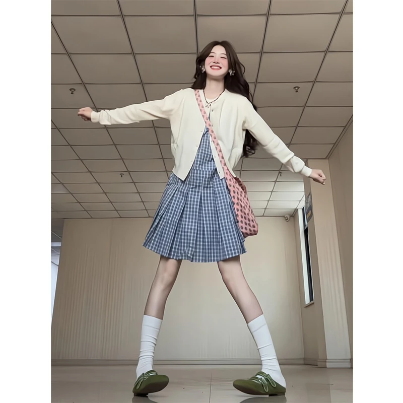 2025年春夏季新款圆领针织开衫长袖外套气质百搭格子裙格纹连衣裙