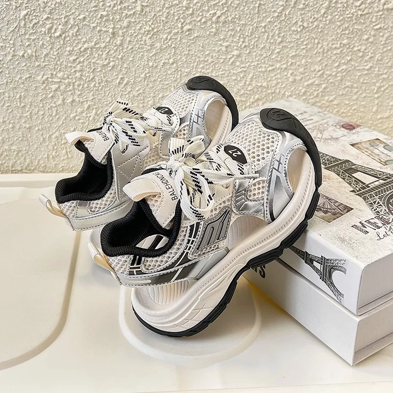 小众男童运动凉鞋夏季透气白银包头凉鞋镂空女童老爹鞋防滑3-12岁