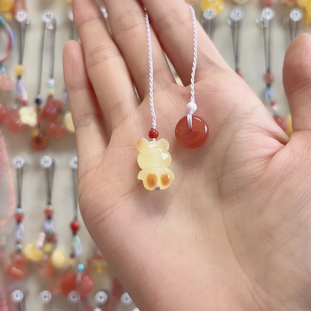 南红玛瑙未镶嵌吊坠(赠链)