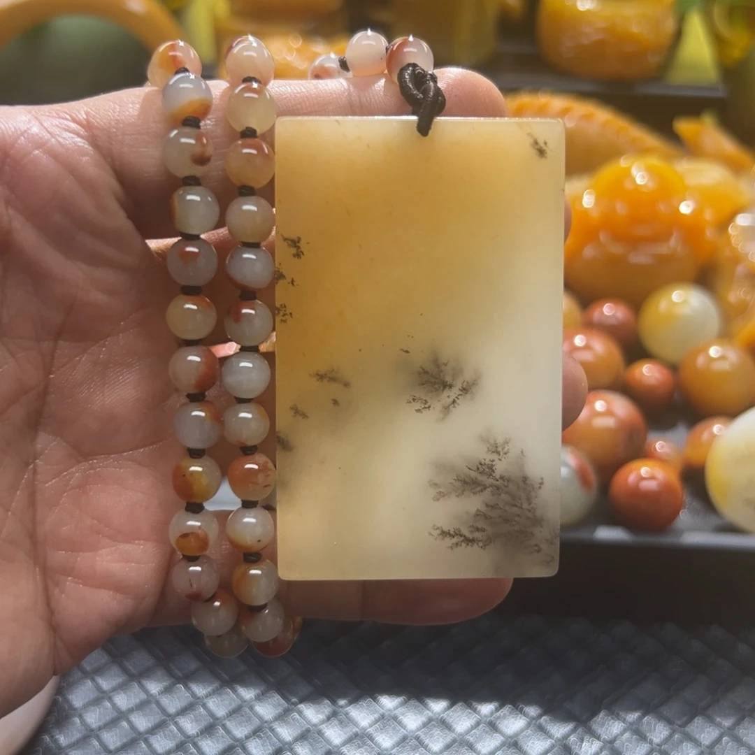 石英质玉未镶嵌颈饰