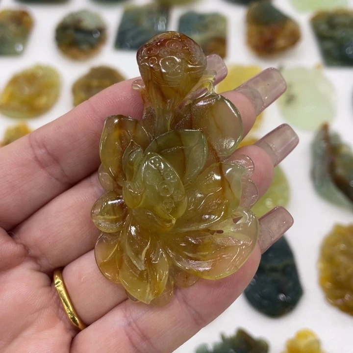 蛇纹石玉未镶嵌颈饰