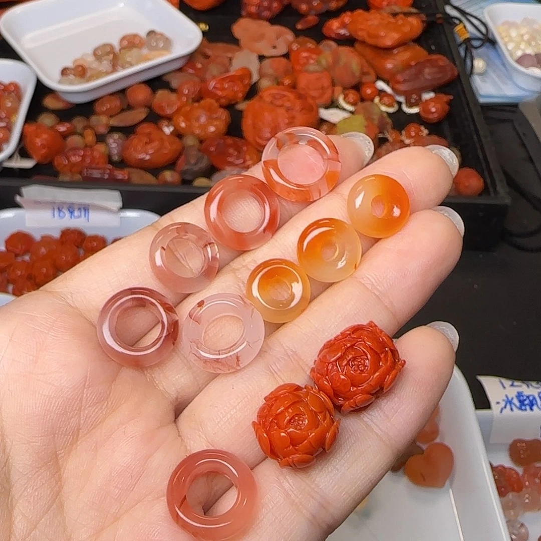 晏***河吊坠(不含链)未镶嵌南红玛瑙