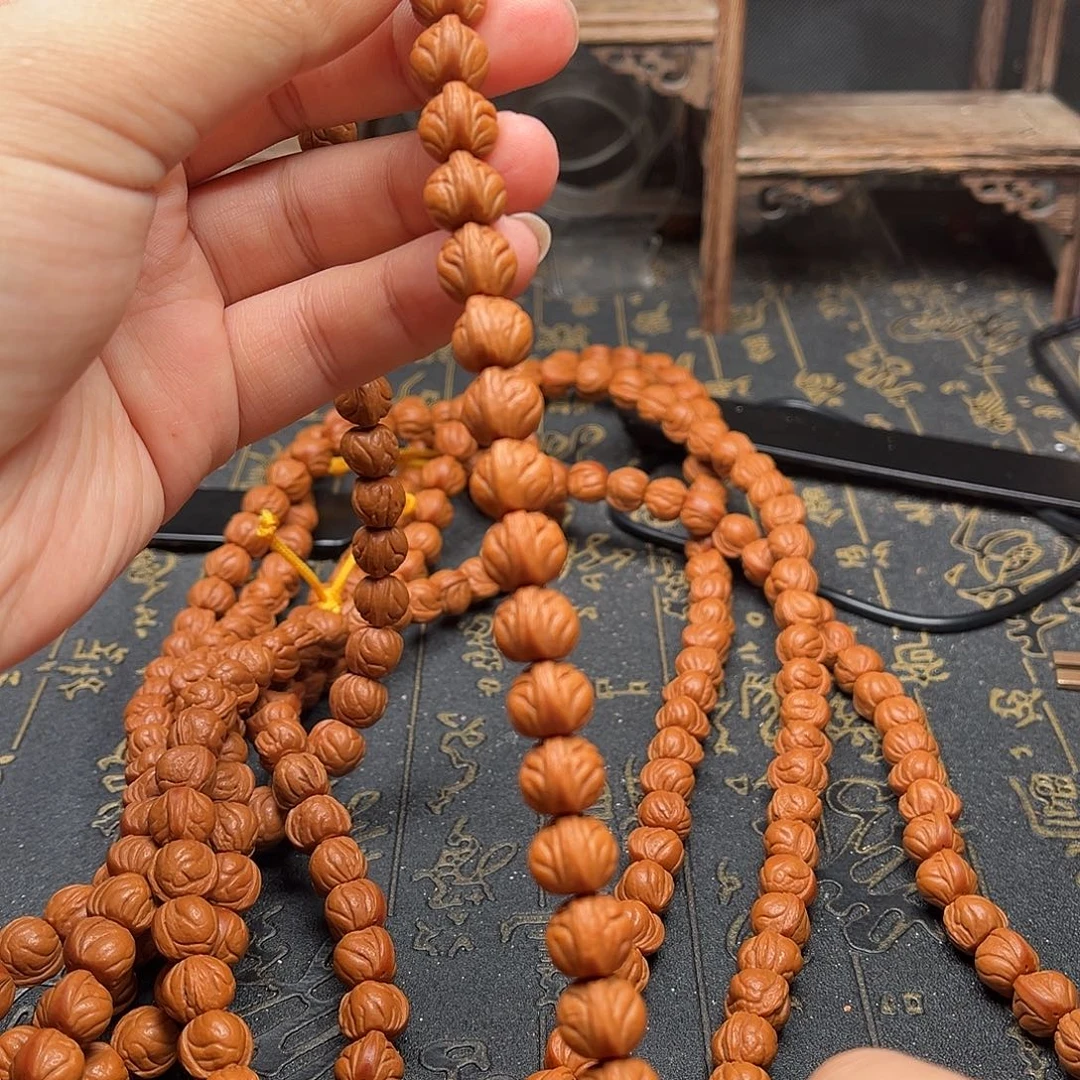 吊坠桃核玉龙薄挂