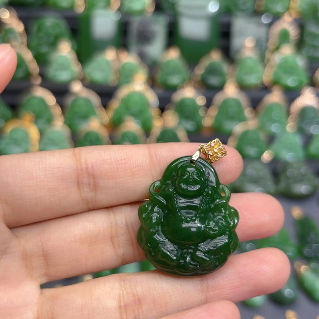 颈饰18K金镶嵌和田玉（碧玉）