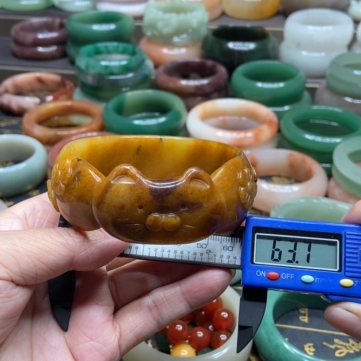石英质玉手镯未镶嵌