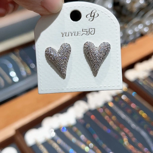 非金属亚克力耳饰 S85气质款歪桃心耳饰