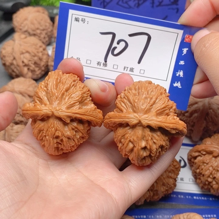 把件桃核43白狮子707号牌