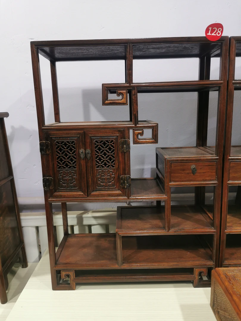 两门一抽屉博古架