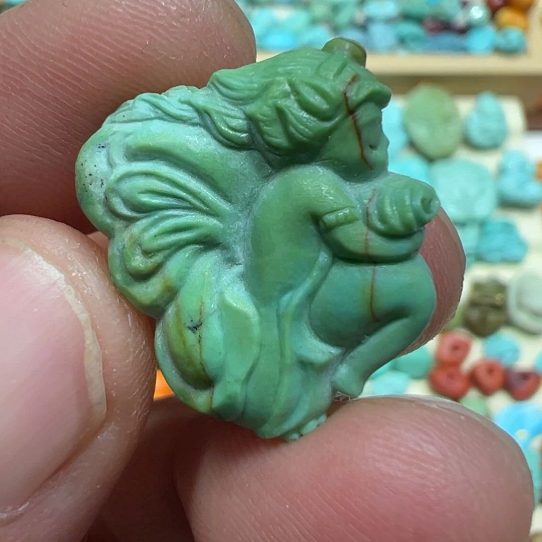 绿松石未镶嵌颈饰