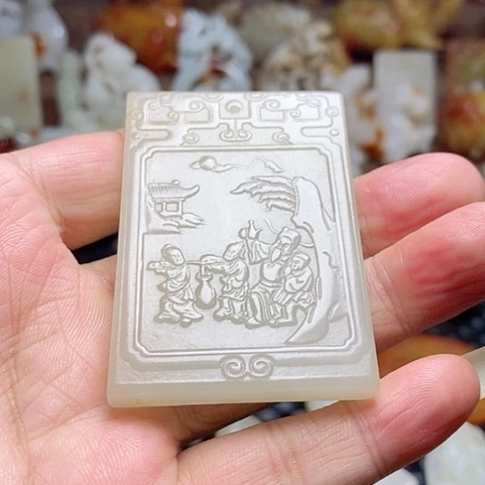 安***笑只买单纯的吊坠，没带链子，属的性质。