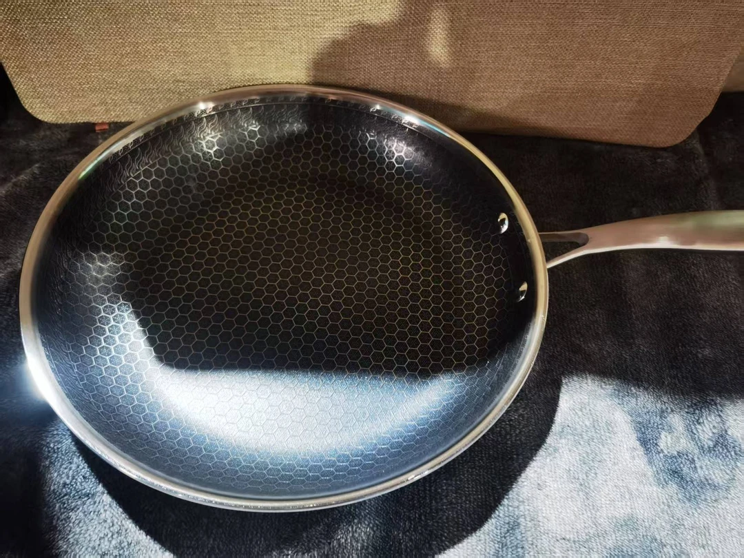 【天天宠粉福利】28单面煎锅（禾） 不沾煎锅不挑灶具送玻璃盖