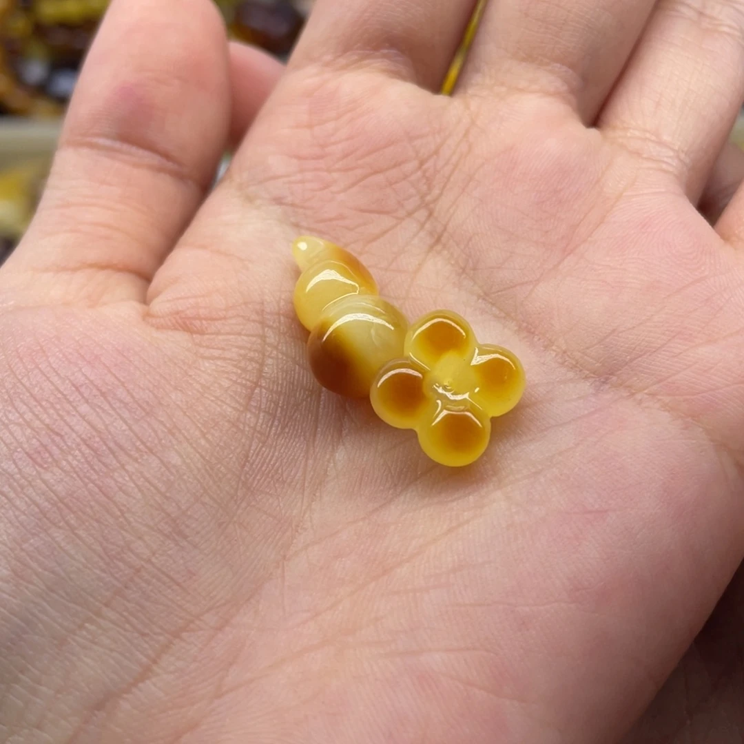 琥珀未镶嵌裸石天然琥珀蜜蜡