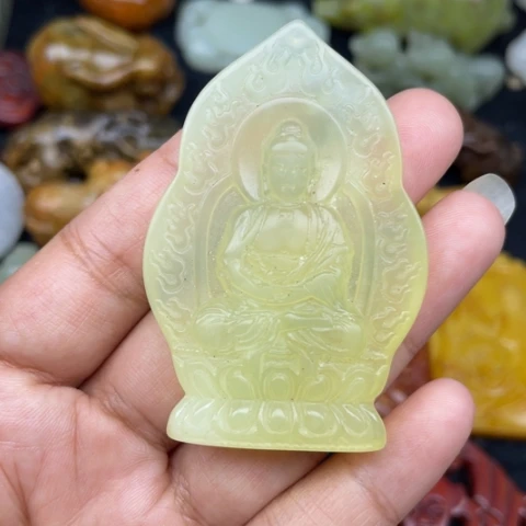蛇纹石玉未镶嵌颈饰63