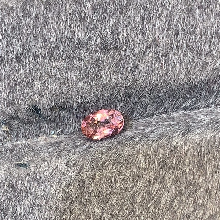 碧玺裸石未镶嵌0.505克拉