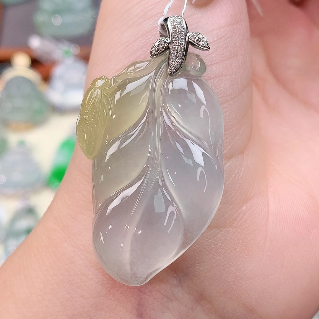 颈饰18K金镶嵌翡翠叶子