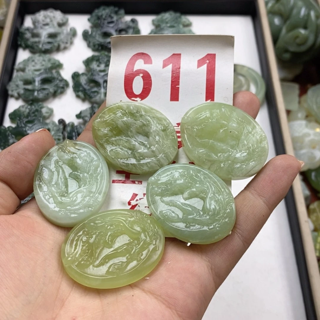 蛇纹石玉未镶嵌挂坠
