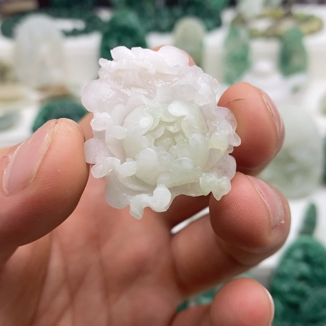 芸***芸未镶嵌独山玉颈饰
