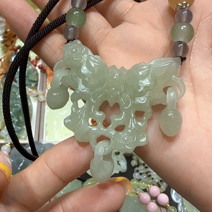 蛇纹石玉未镶嵌吊坠
