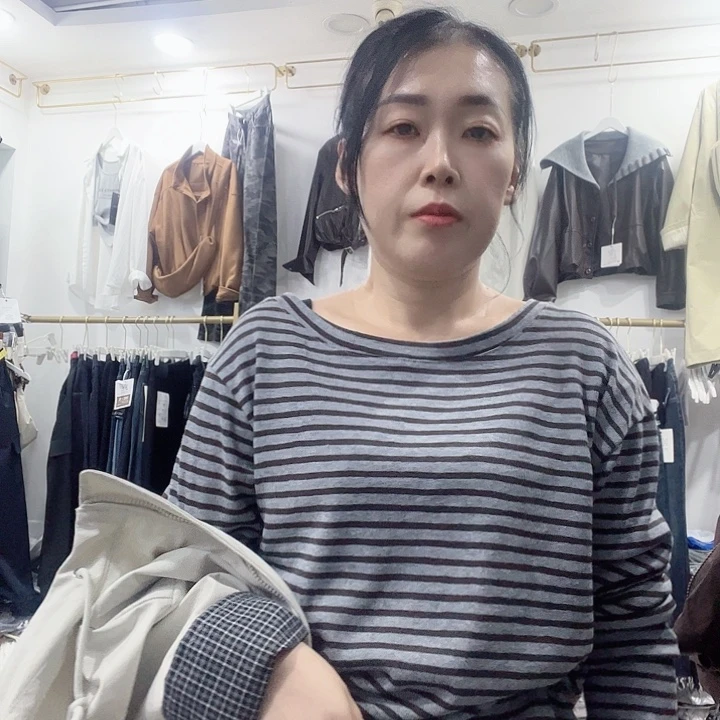 孤品条条打底针织