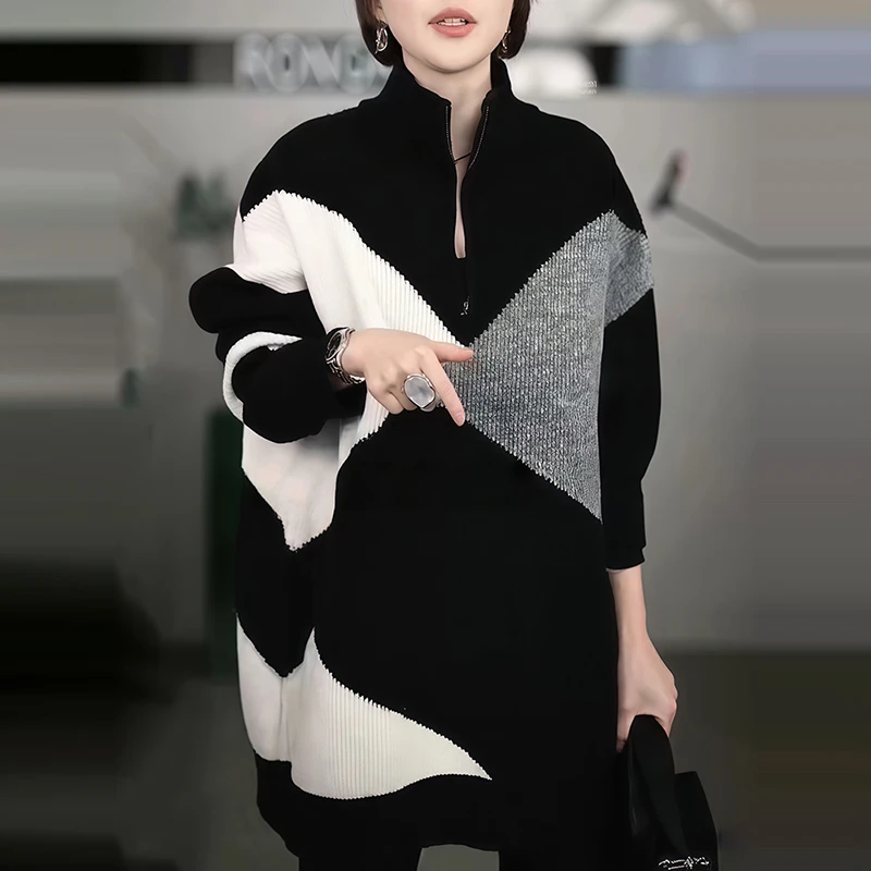 今年流行漂亮慵懒风长袖针织衫女冬新款黑白立领半拉链中长款毛衣