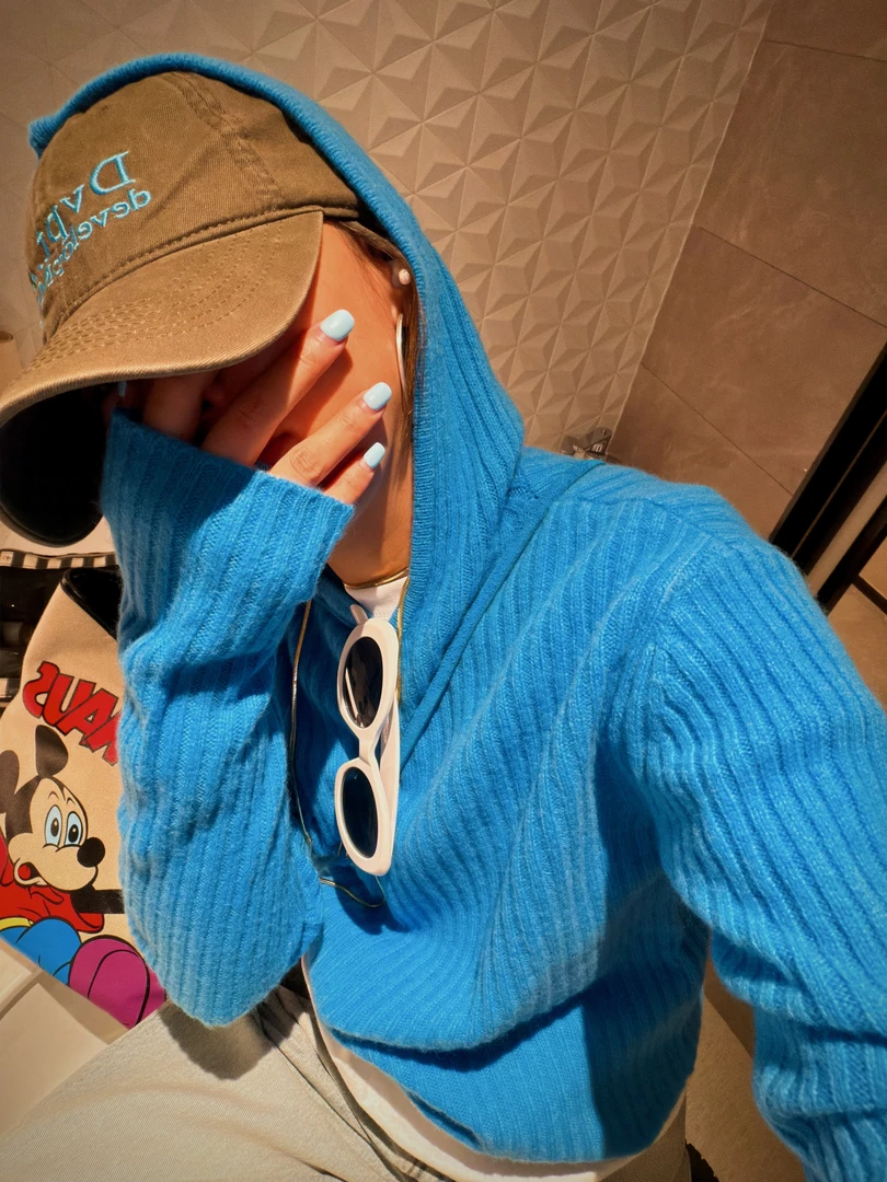 秋冬新款羊毛连帽款小众减龄美丽心情连帽长袖羊毛帽衫毛衣