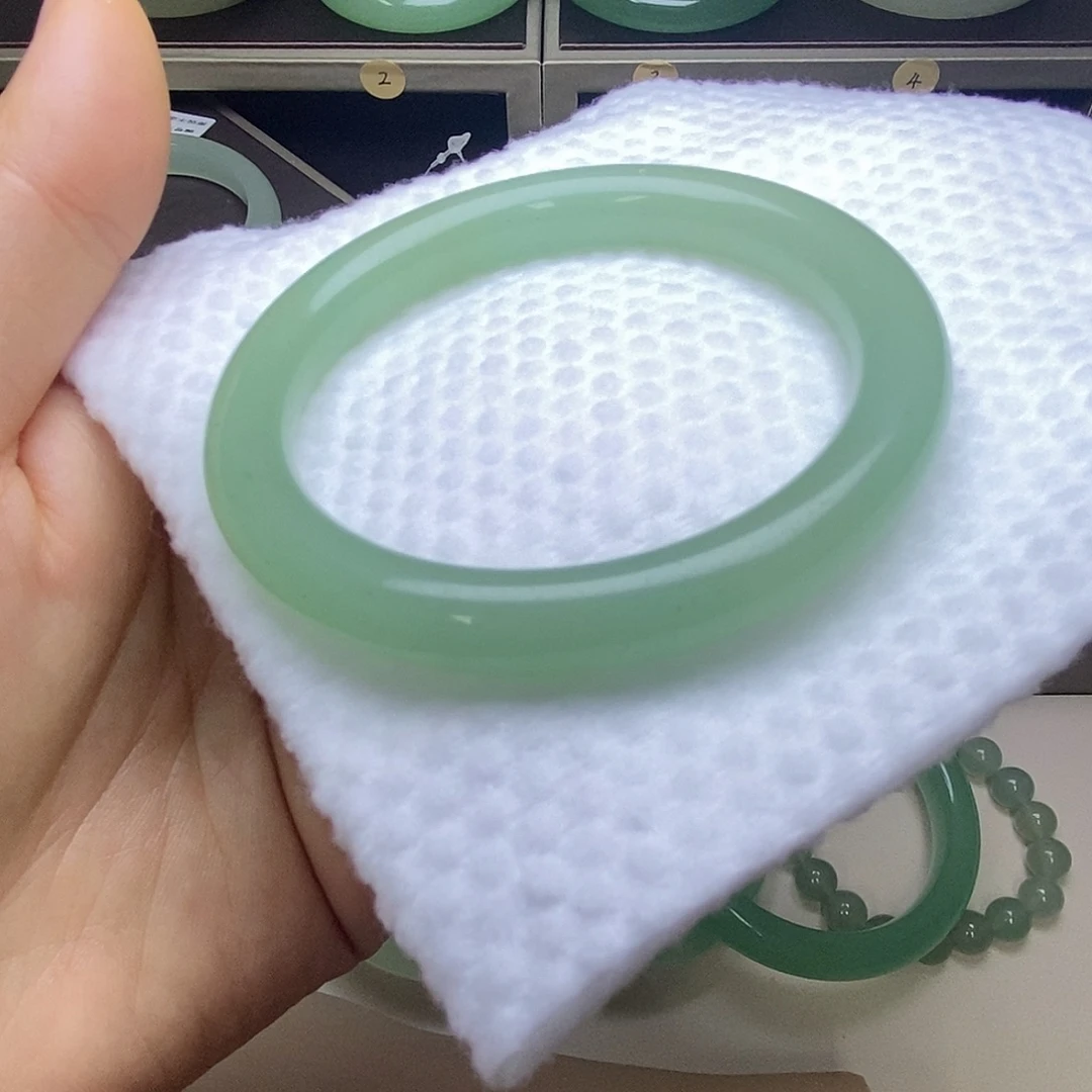 东陵石未镶嵌手镯