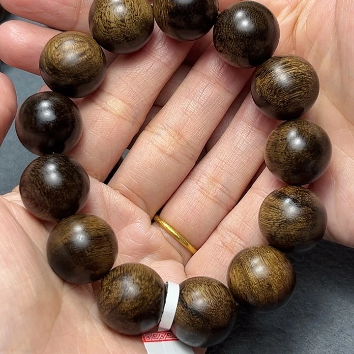 沉香手串白棋留疤