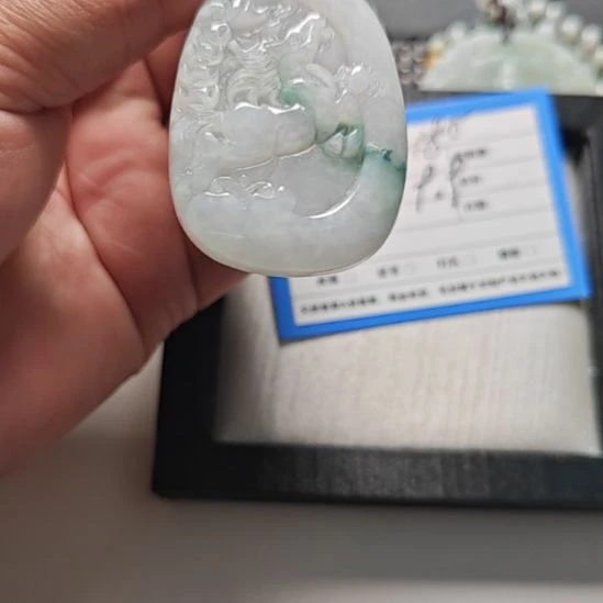翡翠未镶嵌颈饰天然翡翠吊坠