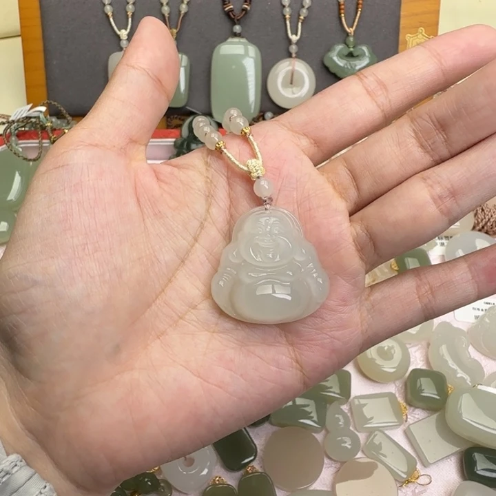 颈饰未镶嵌和田玉