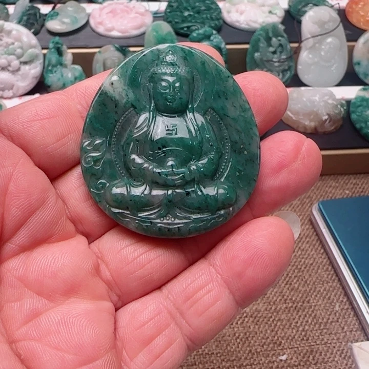 独山玉未镶嵌颈饰