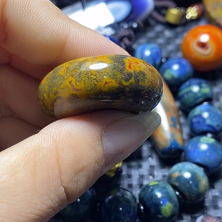 老***谢未镶嵌颈饰玛瑙/玉髓