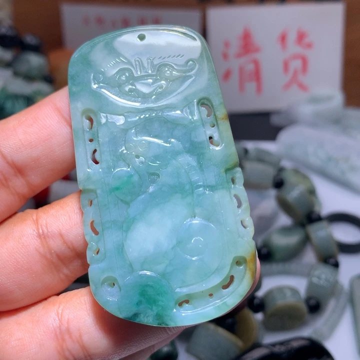 翡翠未镶嵌颈饰保真天然A货翡翠