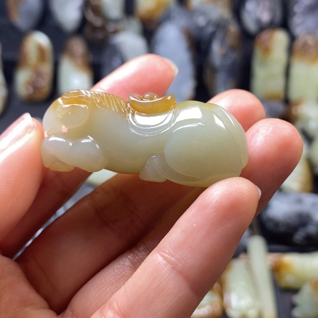 和田玉未镶嵌挂件