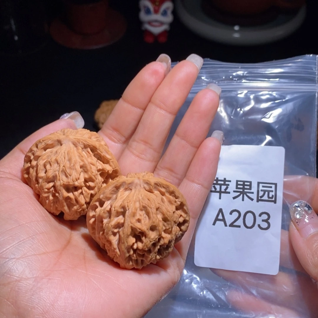 文玩核桃吊坠《****%平安果