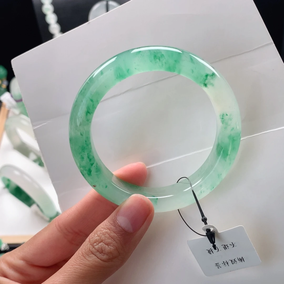 石英质玉未镶嵌手镯
