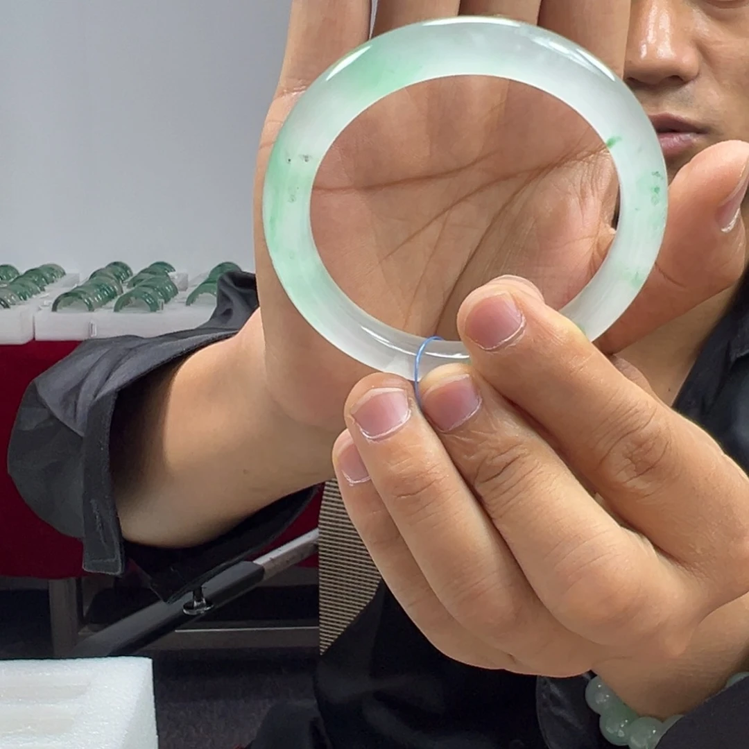 石英质玉（非洲翠）手镯未镶嵌?****u