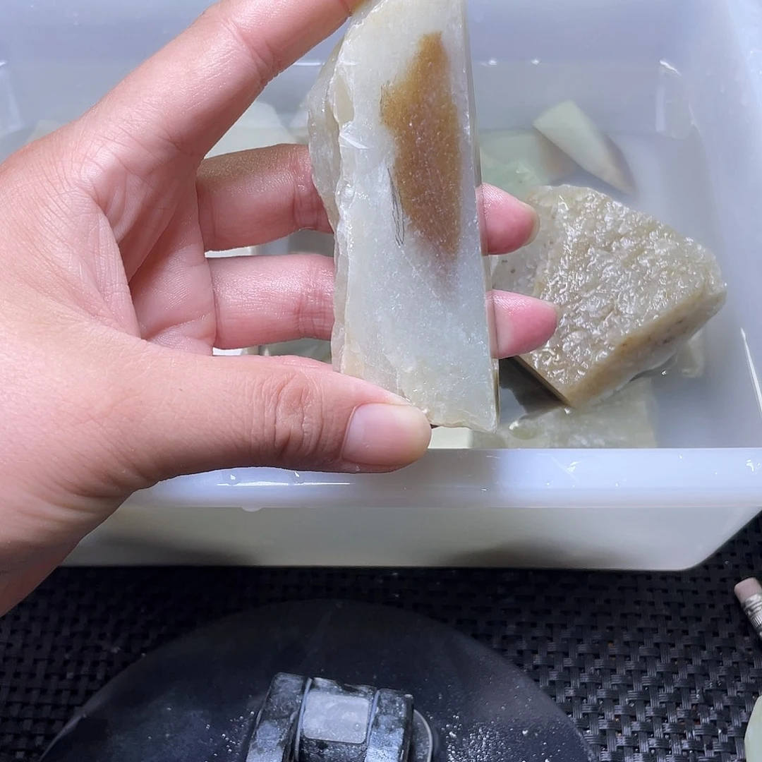 和田玉（糖玉）未镶嵌珠宝半成品