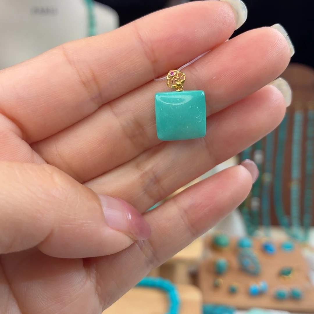 绿松石18K金镶嵌颈饰