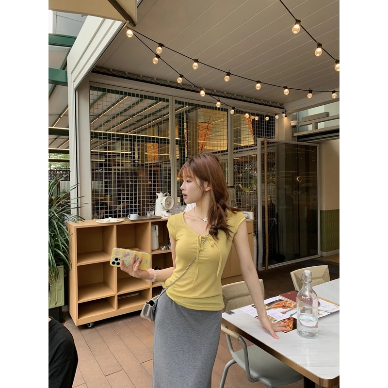 【三三】设计感系带领夏季薄款T恤百搭U领正肩收腰修身气质柔软上衣