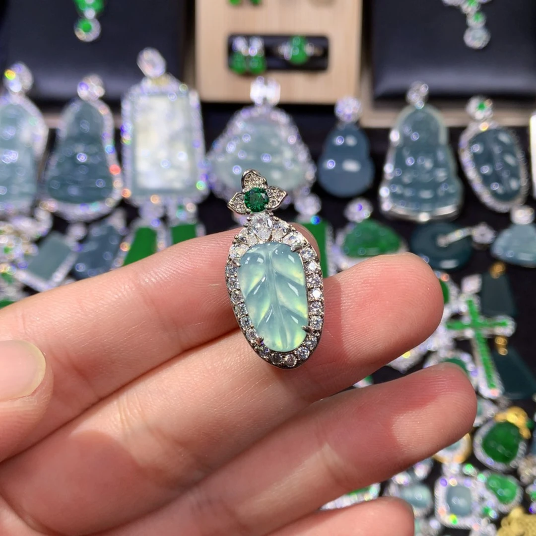 翡翠未镶嵌颈饰76577766888778