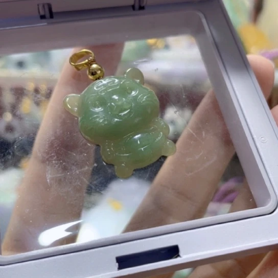 翡翠未镶嵌颈饰老虎吊坠