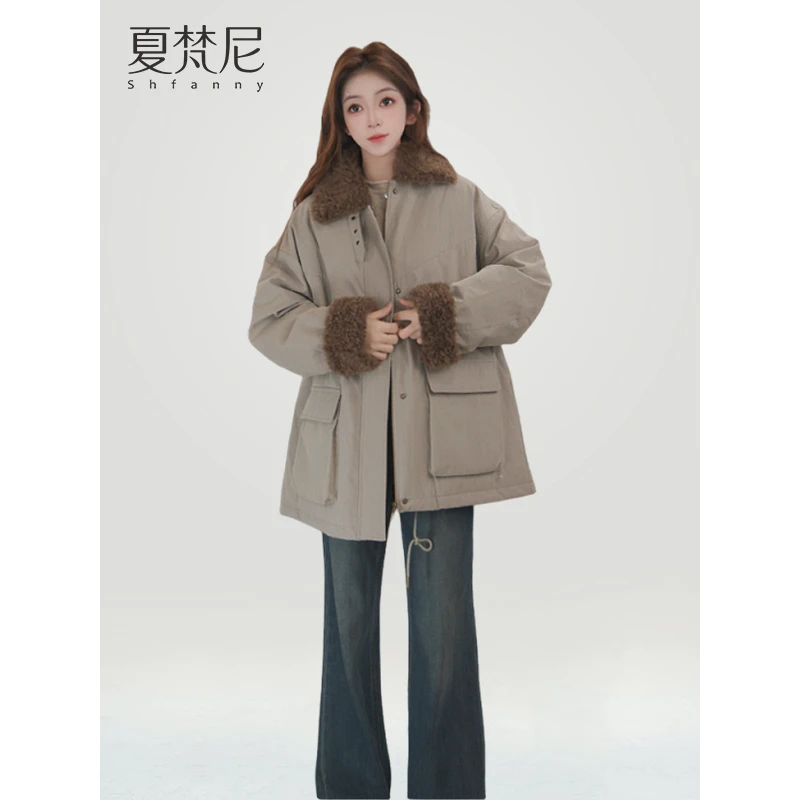 夏梵尼安山雾暖2025年冬季复古工装风翻领毛绒拼接宽松保暖羽绒服