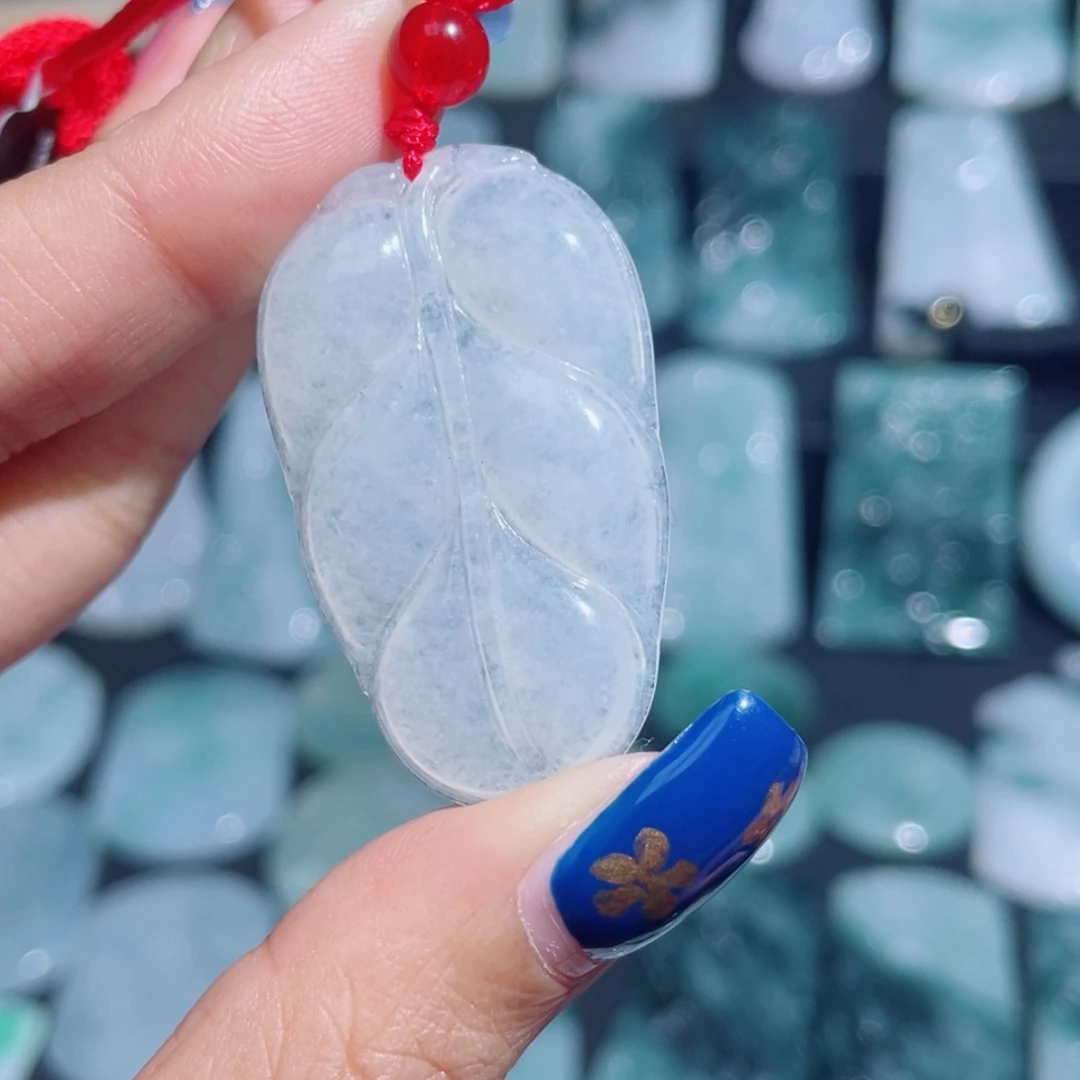 翡翠未镶嵌颈饰叶子