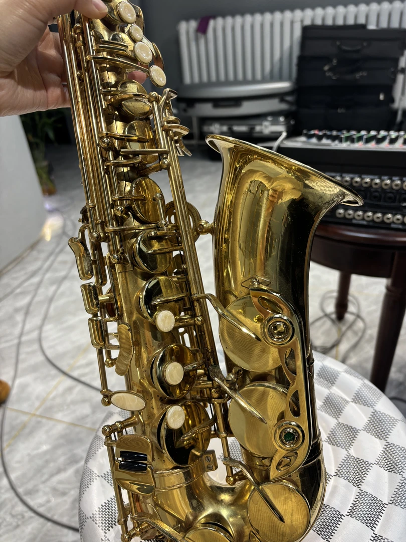 【10.10直播  不支持退换 中音金色款萨克斯 八百  直播间选好】