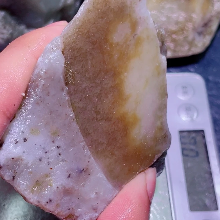 和田玉（糖玉）未镶嵌珠宝半成品