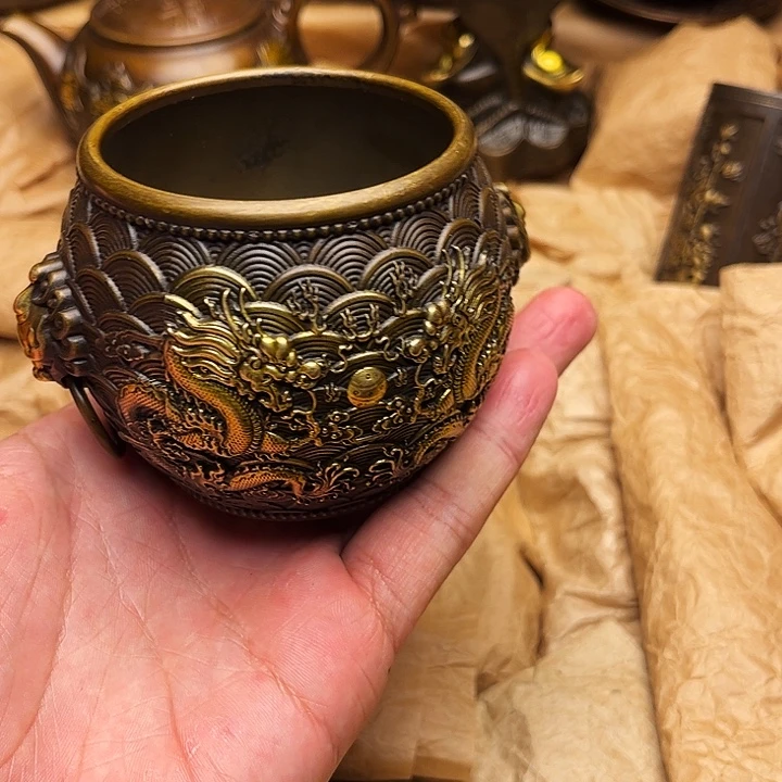 精美铜器做工精湛