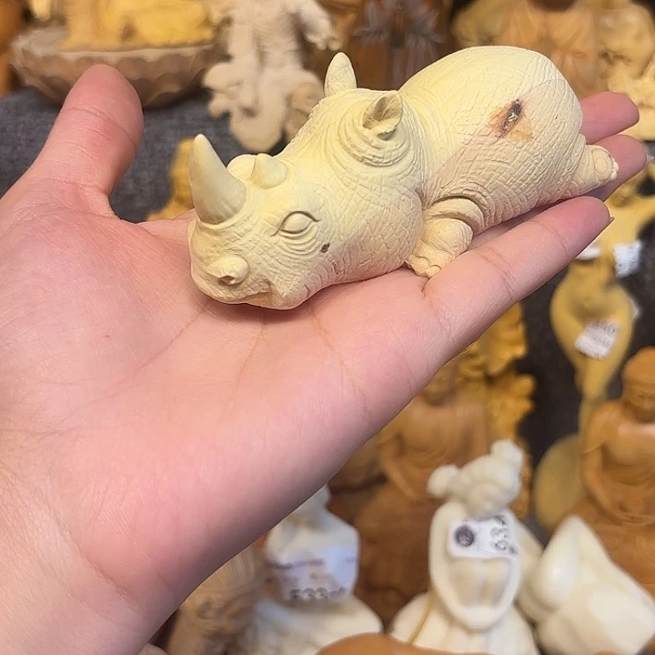 黄杨木黄杨木瑕疵犀牛